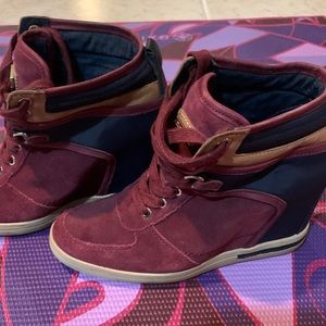 Burgundy Tommy Hilfiger wedges